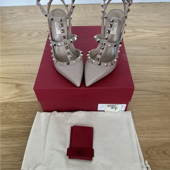 Valentino Garavani Rockstud Ankle Strap pump in leather | size: 37 (US 7) - Picture 2 of 14